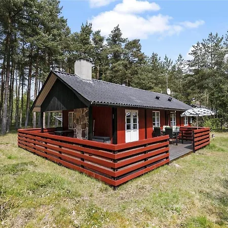 1330-aakirkeby-fyrreskoven-12 * Vester Somarken
