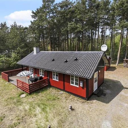 펜션 1330-aakirkeby-fyrreskoven-12 Vester Somarken